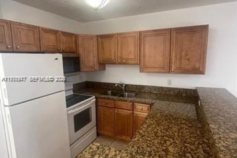 Copropriété à louer à North Bay Village, Floride: 1 chambre, 64.57 m2 № 1997251 - photo 4