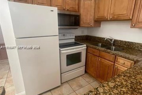 Copropriété à louer à North Bay Village, Floride: 1 chambre, 64.57 m2 № 1997251 - photo 7