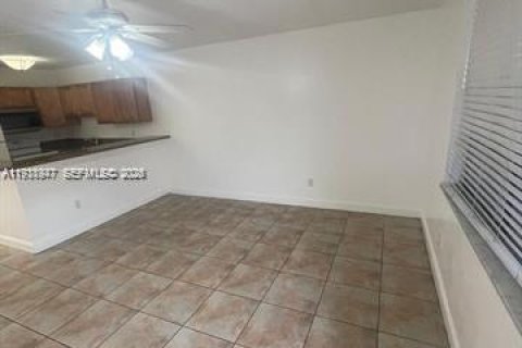 Copropriété à louer à North Bay Village, Floride: 1 chambre, 64.57 m2 № 1997251 - photo 11