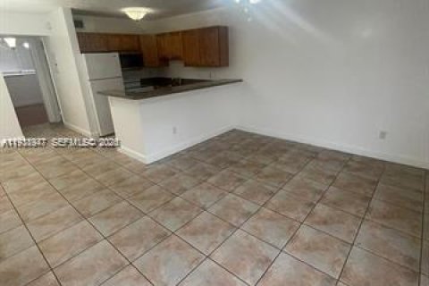 Copropriété à louer à North Bay Village, Floride: 1 chambre, 64.57 m2 № 1997251 - photo 12