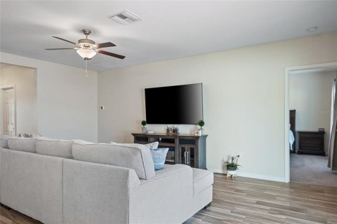 House in Spring Hill, Florida 3 bedrooms, 140.1 sq.m. № 1679562 - photo 9