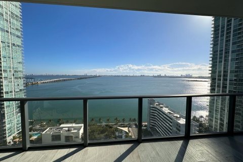 Condominio en alquiler en Miami, Florida, 1 dormitorio, 87.33 m2 № 2085454 - foto 13