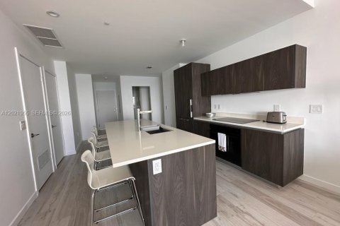 Condominio en alquiler en Miami, Florida, 1 dormitorio, 87.33 m2 № 2085454 - foto 12