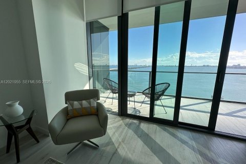Condominio en alquiler en Miami, Florida, 1 dormitorio, 87.33 m2 № 2085454 - foto 11