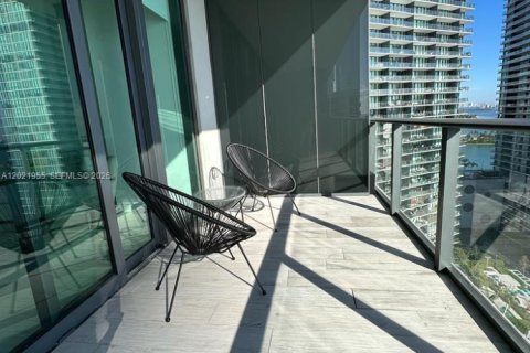 Condominio en alquiler en Miami, Florida, 1 dormitorio, 87.33 m2 № 2085454 - foto 16