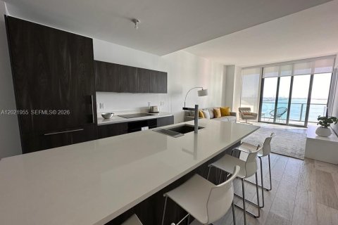 Condominio en alquiler en Miami, Florida, 1 dormitorio, 87.33 m2 № 2085454 - foto 15
