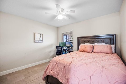 House in Deltona, Florida 3 bedrooms, 147.9 sq.m. № 1354135 - photo 25