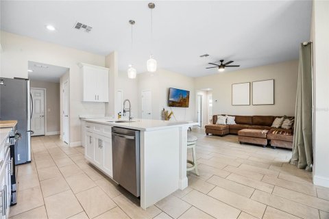 House in Deltona, Florida 3 bedrooms, 147.9 sq.m. № 1354135 - photo 8