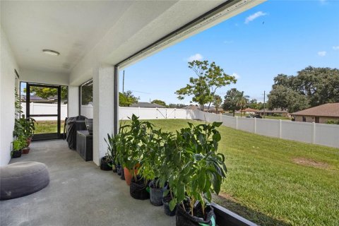 House in Deltona, Florida 3 bedrooms, 147.9 sq.m. № 1354135 - photo 28