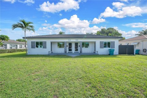 Immobilier commercial à vendre à Biscayne Park, Floride: 135.64 m2 № 1977418 - photo 3