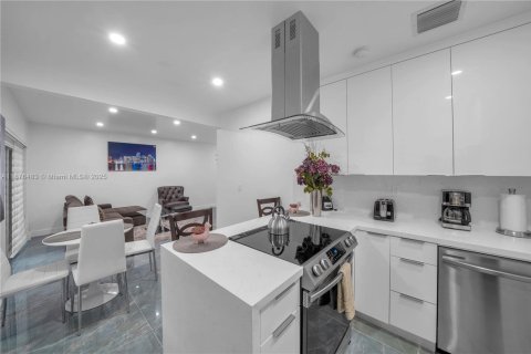 Immobilier commercial à vendre à Biscayne Park, Floride: 135.64 m2 № 1977418 - photo 15