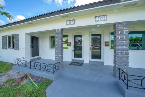 Immobilier commercial à vendre à Biscayne Park, Floride: 135.64 m2 № 1977418 - photo 5
