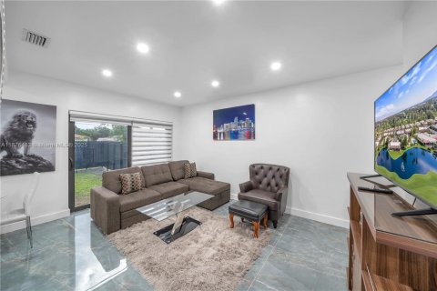 Immobilier commercial à vendre à Biscayne Park, Floride: 135.64 m2 № 1977418 - photo 8