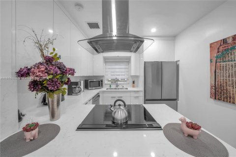 Immobilier commercial à vendre à Biscayne Park, Floride: 135.64 m2 № 1977418 - photo 12