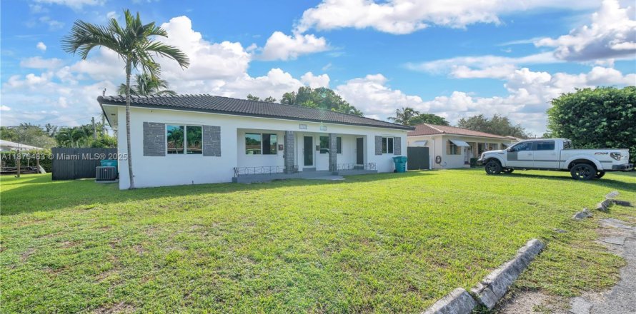 Immobilier commercial à Biscayne Park, Floride 135.64 m2 № 1977418