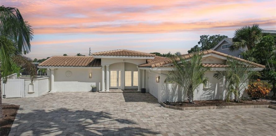 Villa ou maison à Largo, Floride 4 chambres, 220.92 m2 № 1849938