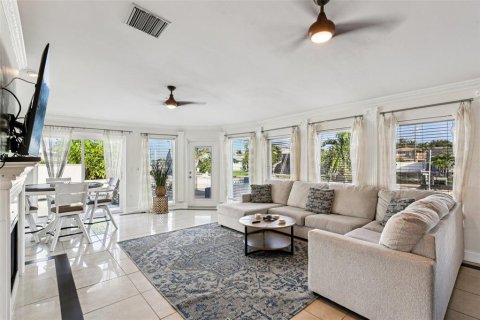 Villa ou maison à vendre à Largo, Floride: 4 chambres, 220.92 m2 № 1849938 - photo 3