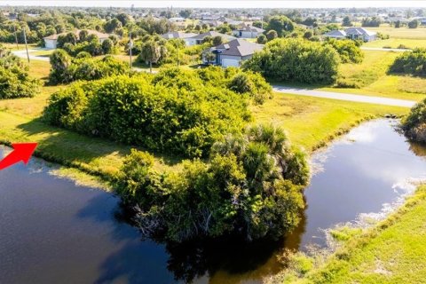 Terreno en venta en Rotonda, Florida № 2098223 - foto 2