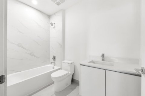 Condo in Miami, Florida, 5 bedrooms  № 2181110 - photo 16