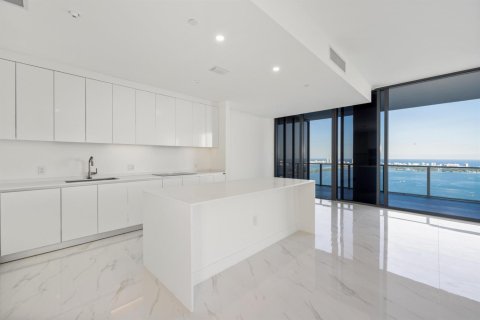 Condo in Miami, Florida, 5 bedrooms  № 2181110 - photo 23