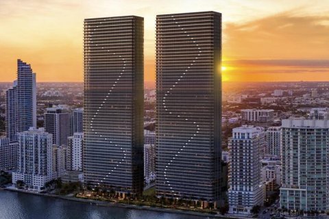 Condo in Miami, Florida, 5 bedrooms  № 2181110