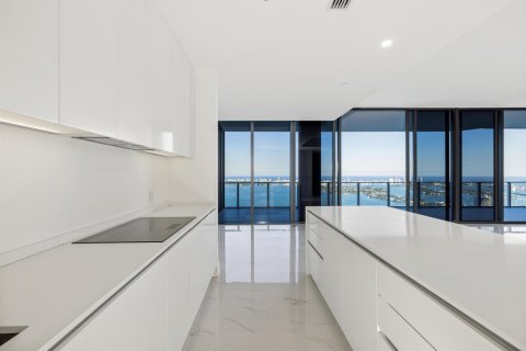 Condo in Miami, Florida, 5 bedrooms  № 2181110 - photo 9