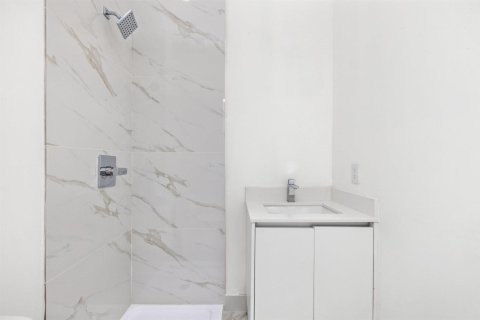 Condo in Miami, Florida, 5 bedrooms  № 2181110 - photo 30