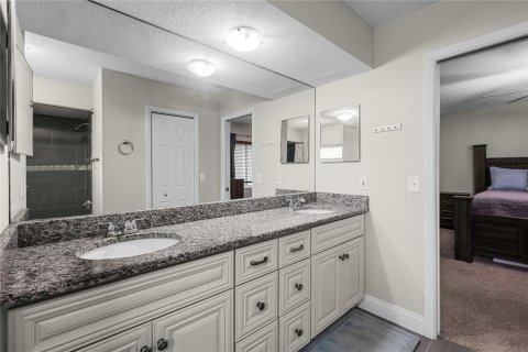 House in Lutz, Florida 3 bedrooms, 119.01 sq.m. № 2302424 - photo 28