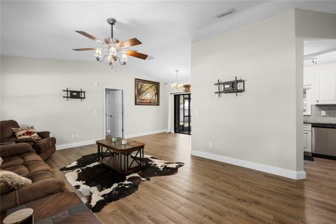 House in Lutz, Florida 3 bedrooms, 119.01 sq.m. № 2302424 - photo 16