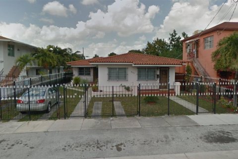 Villa ou maison à louer à Miami, Floride: 4 chambres, 221.29 m2 № 1941209 - photo 18