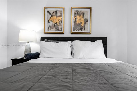 Villa ou maison à louer à Miami, Floride: 4 chambres, 221.29 m2 № 1941209 - photo 14