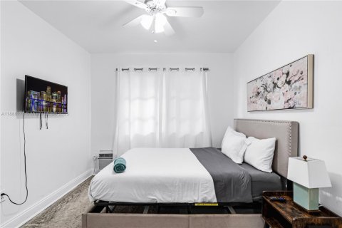 Villa ou maison à louer à Miami, Floride: 4 chambres, 221.29 m2 № 1941209 - photo 7