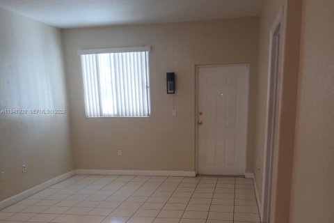 Copropriété à louer à Homestead, Floride: 3 chambres, 108.32 m2 № 2004035 - photo 4