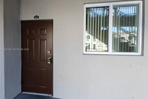 Copropriété à louer à Homestead, Floride: 3 chambres, 108.32 m2 № 2004035 - photo 3