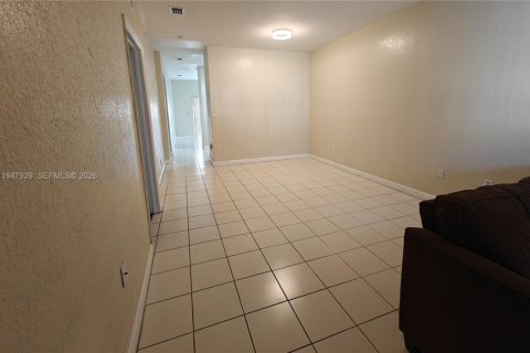 Copropriété à louer à Homestead, Floride: 3 chambres, 108.32 m2 № 2004035 - photo 7