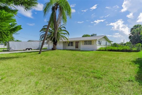 Villa ou maison à vendre à Nokomis, Floride: 2 chambres, 131.83 m2 № 2351845 - photo 4