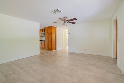 Villa ou maison à vendre à Nokomis, Floride: 2 chambres, 131.83 m2 № 2351845 - photo 11