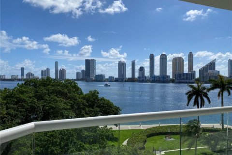 Condominio en alquiler en Aventura, Florida, 4 dormitorios, 310.29 m2 № 1877678 - foto 17