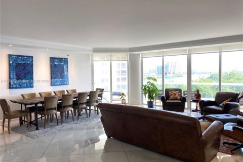 Condominio en alquiler en Aventura, Florida, 4 dormitorios, 310.29 m2 № 1877678 - foto 5