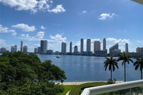 Condominio en alquiler en Aventura, Florida, 4 dormitorios, 310.29 m2 № 1877678 - foto 1