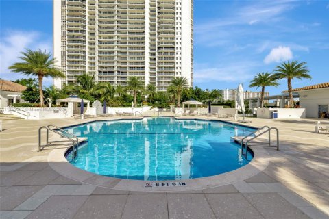 Condominio en alquiler en Aventura, Florida, 4 dormitorios, 310.29 m2 № 1877678 - foto 19
