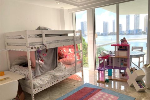 Condominio en alquiler en Aventura, Florida, 4 dormitorios, 310.29 m2 № 1877678 - foto 16