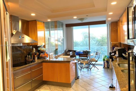 Condominio en alquiler en Aventura, Florida, 4 dormitorios, 310.29 m2 № 1877678 - foto 9