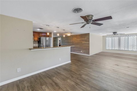House in Englewood, Florida 2 bedrooms, 141.03 sq.m. № 1542350 - photo 16