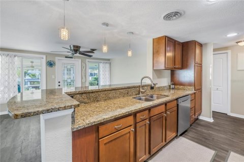 House in Englewood, Florida 2 bedrooms, 141.03 sq.m. № 1542350 - photo 11