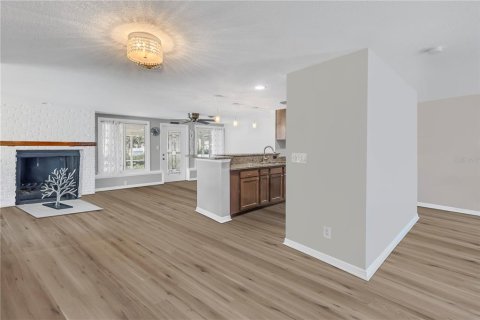 House in Englewood, Florida 2 bedrooms, 141.03 sq.m. № 1542350 - photo 8
