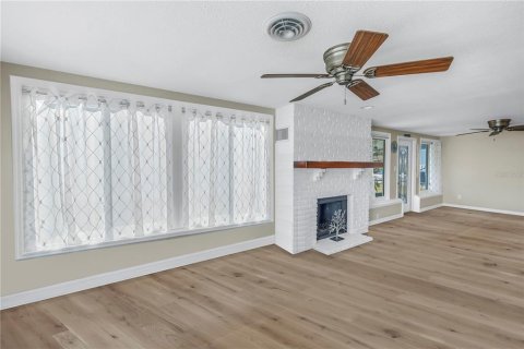 House in Englewood, Florida 2 bedrooms, 141.03 sq.m. № 1542350 - photo 19