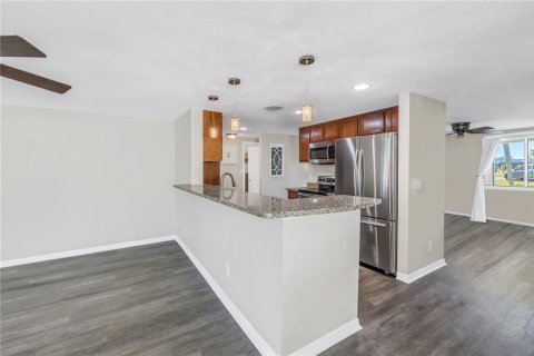 House in Englewood, Florida 2 bedrooms, 141.03 sq.m. № 1542350 - photo 14
