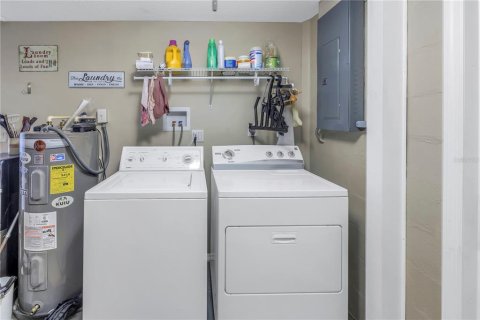 House in Englewood, Florida 2 bedrooms, 141.03 sq.m. № 1542350 - photo 27