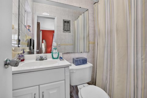 Casa en venta en Oakland Park, Florida, 2 dormitorios, 104.79 m2 № 2242676 - foto 23